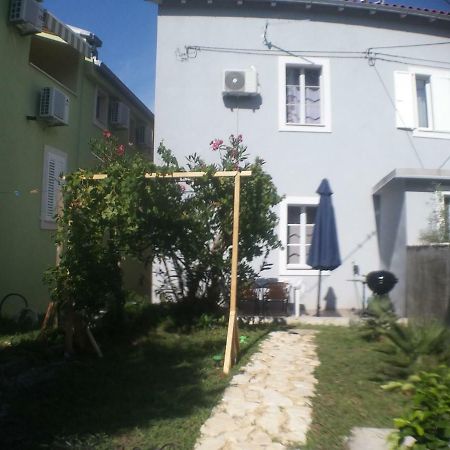 Family House Nerezine Apartment Exterior photo