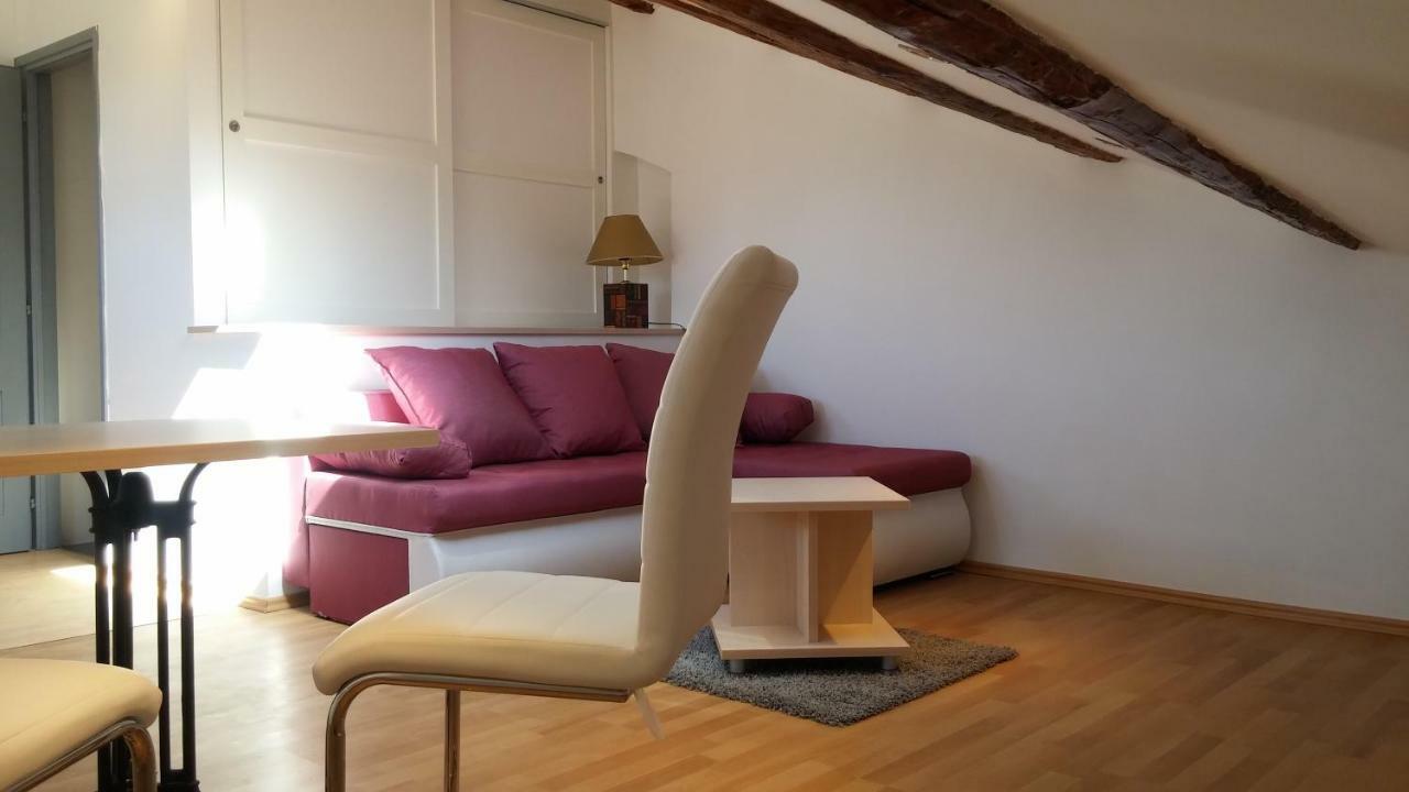 Family House Nerezine Apartment Exterior photo