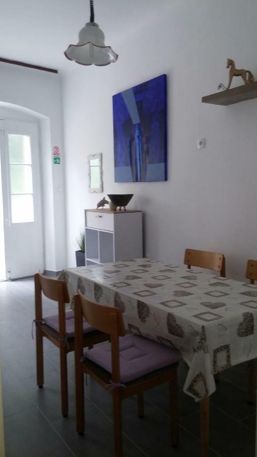Family House Nerezine Apartment Exterior photo